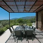 Familiar Con Piscina, En La Vera De Caceres 别墅
